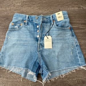 Levi’s rib cage shorts